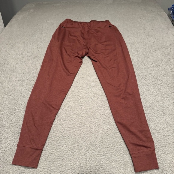 Vuori Sunday Performance Jogger V416 Size Small  29” Color Burgundy/Red - Picture 6 of 13